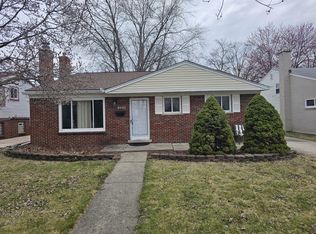 8640 Donna St, Westland, MI 48185