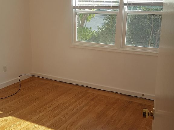 5th image of 307 Linden Ave