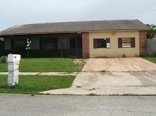 10130 Penzance Ln, Royal Palm Beach, FL 33411