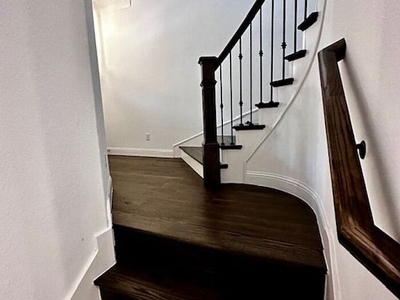 4th image of 122 Canonbury Dr