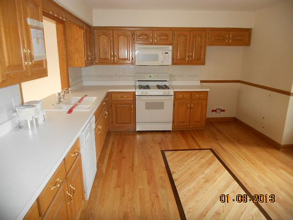 3rd image of 8828 Berkeley Court Dr