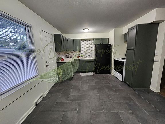 3rd image of 11402 Palmer Ave