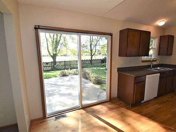 4th image of 3229 Johnsbury Ct