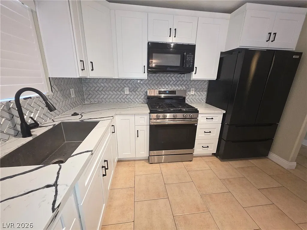 4 bed, 2.5 bath, 2086 sqft, $2,550 — Photo 2
