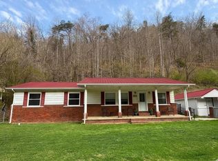 1025 Greasy Creek Rd, Shelbiana, KY 41562