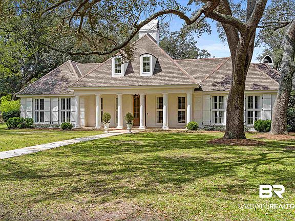 3rd image of 18289 Woodland Dr