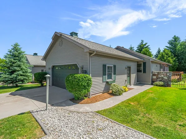 3726 Creekside Dr #51, Traverse City, MI 49684