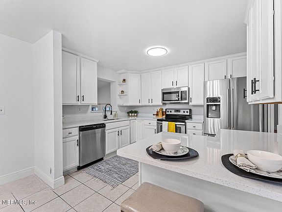 5th image of 2311 ARDMORE Court