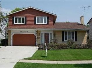 1824 W Catalpa Ln, Mount Prospect, IL 60056