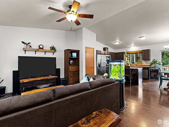2nd image of 21516 Park Drive E