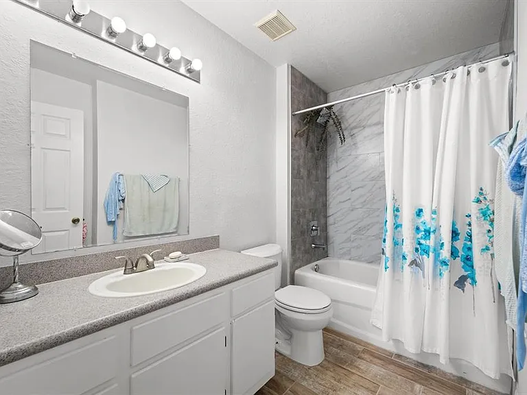 8933 Manor Loop #204 — Photo 9