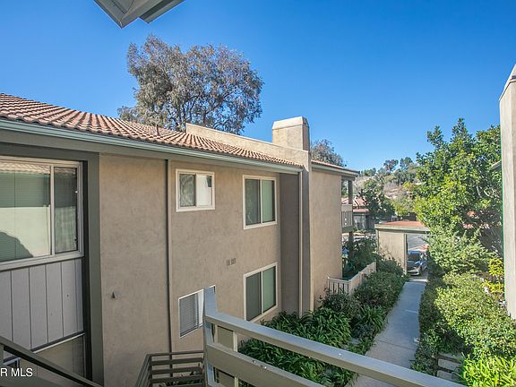 3rd image of 200 Oak Leaf Dr #204