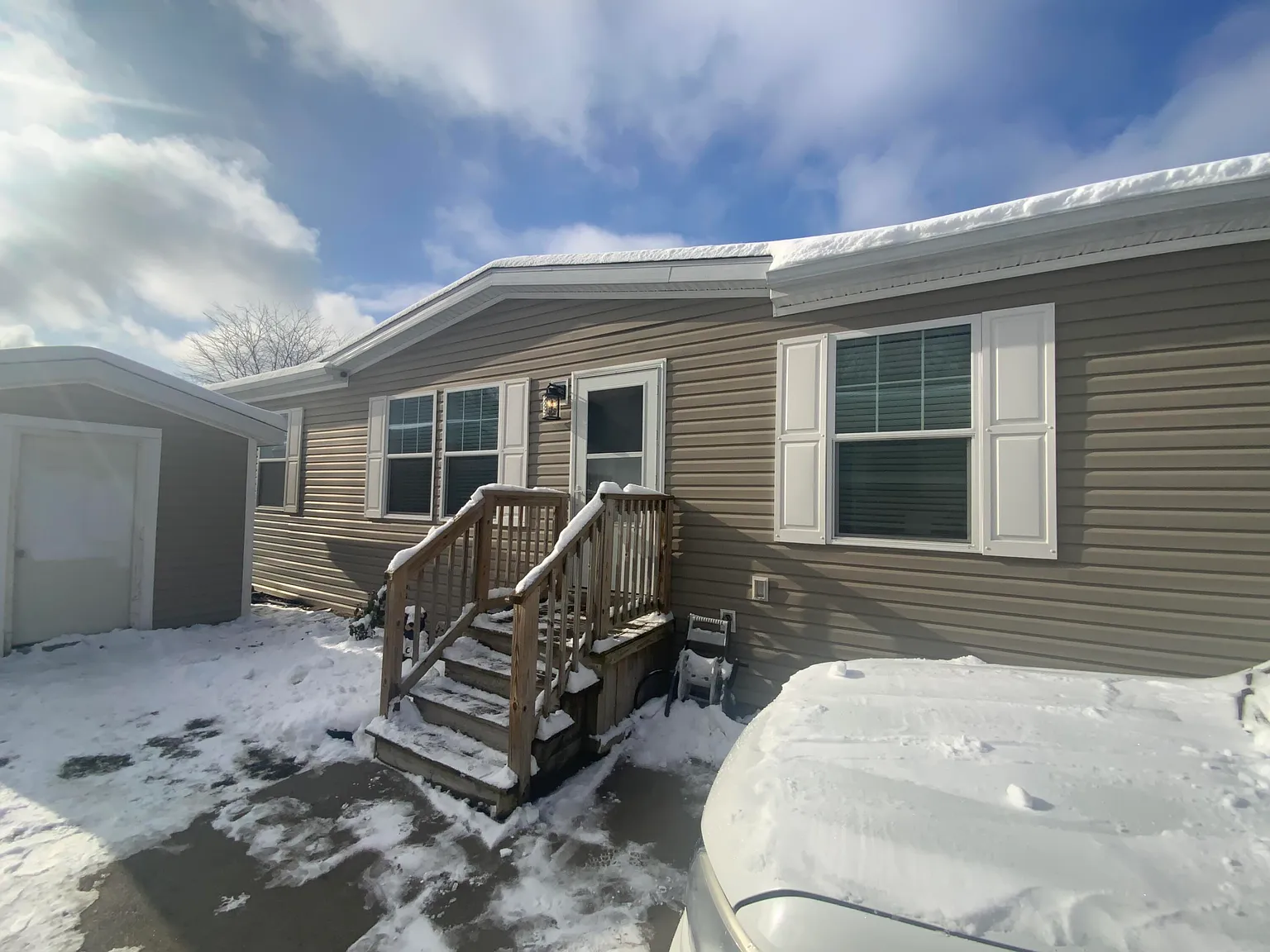 4211 Laurel photo 1