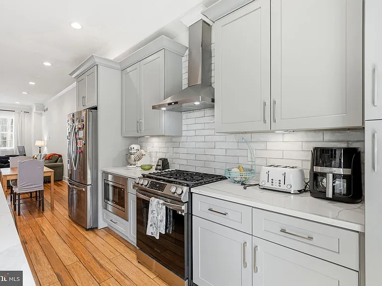 2604 Reed St — Photo 8