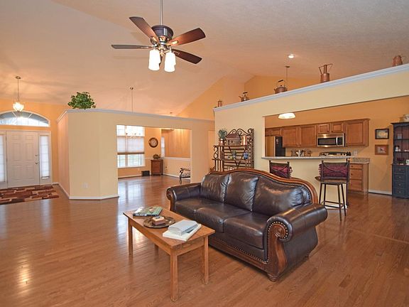 3rd image of 1224 Glenwood Trl