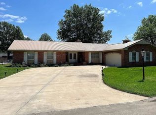 1022 S Larson Ave, Chanute, KS 66720