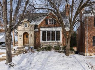 7733 Lile Ave, Saint Louis, MO 63117