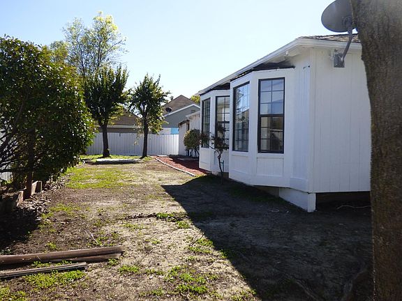 4th image of 190 Sanchez Dr