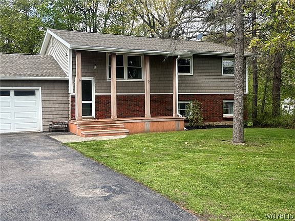 3rd image of 4742 Cottage Rd
