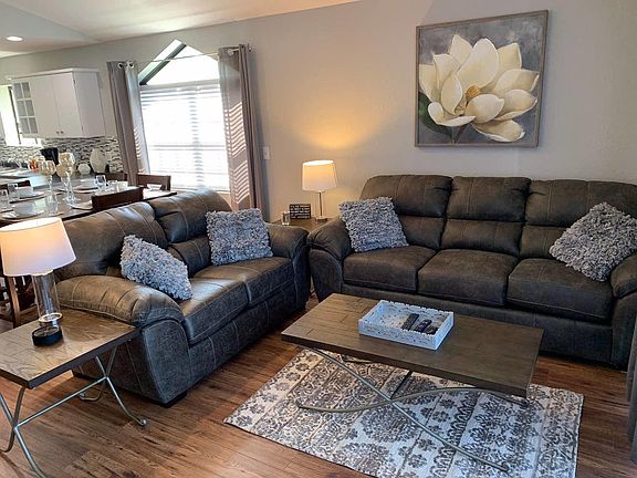 3rd image of 2700 Green Mountain Dr #3