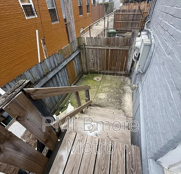 2643 E Madison St #B — Photo 20