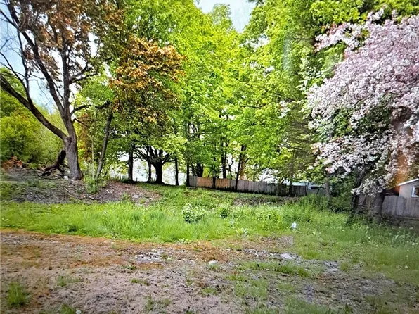 17 Voorhees Ave #37, Camden, NY 13316