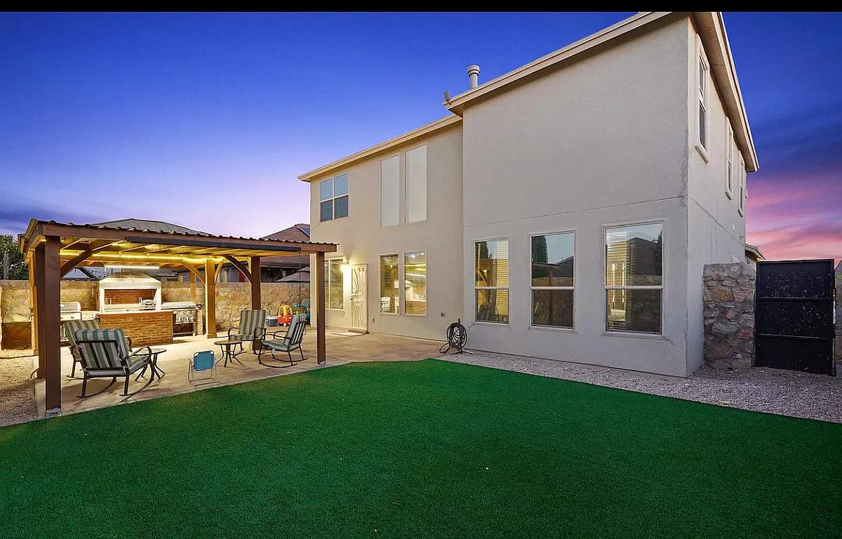 Right Back view - 14373 Arabian Point Ave