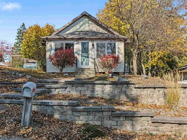 303 Evergreen St, Iron River, MI