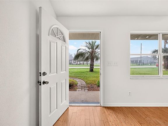 5th image of 3826 NE 5TH TERRACE