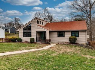 20013 Ravenda Dr, Lawrenceburg, IN 47025