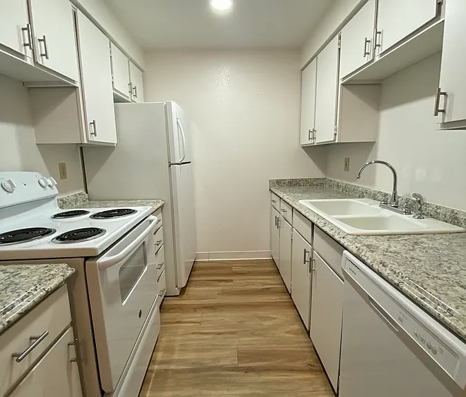 2557 W Targee St — Photo 5