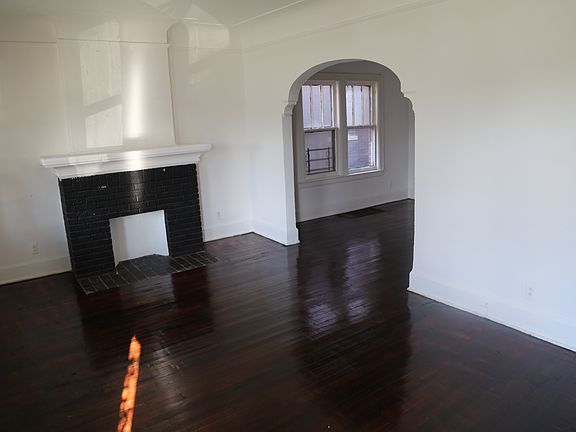 2nd image of 2917 W Buena Vista St APT 2