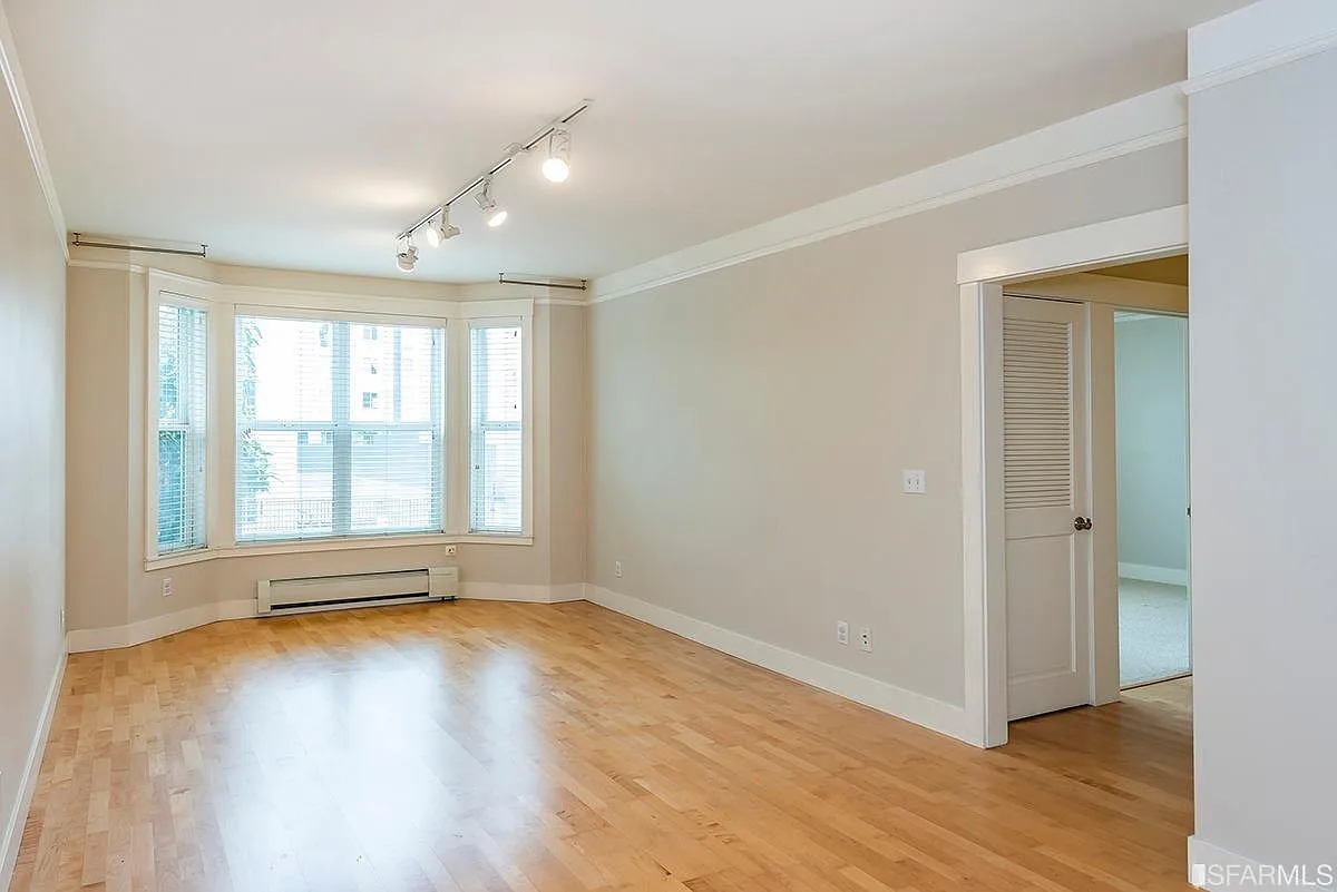 270 Valencia St APT 201 photo 1