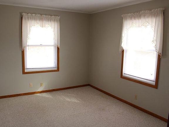 3rd image of 801 E Franklin St #4
