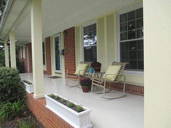 2nd image of 2311 Larkspur Dr