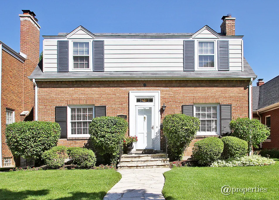 6141 N Kilbourn Ave photo 1