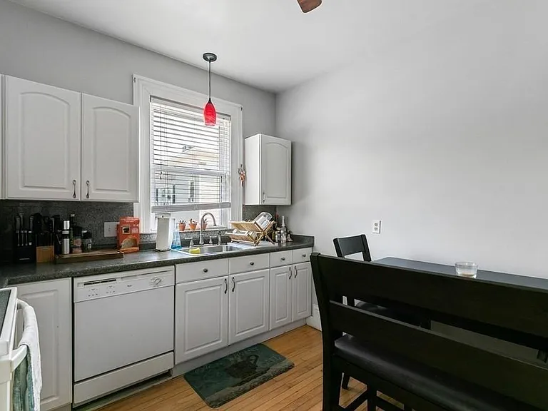 127 High St #2 — Photo 4