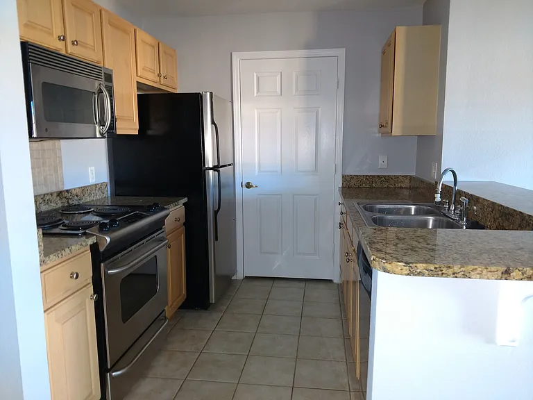 1605 Cape Cod Dr — Photo 4