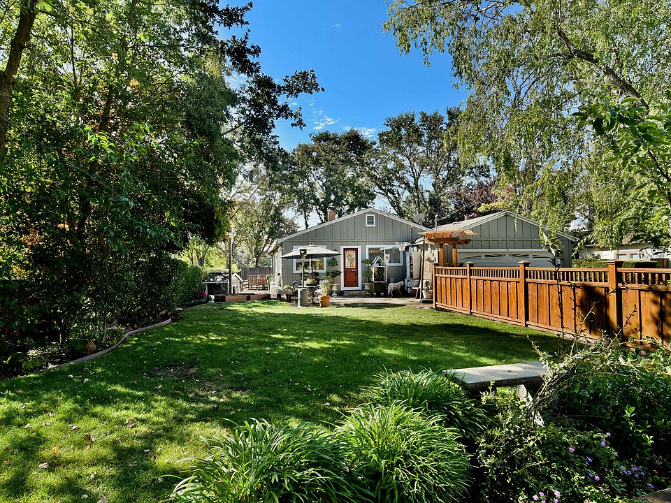 1st image of 27 Nob Hill Dr