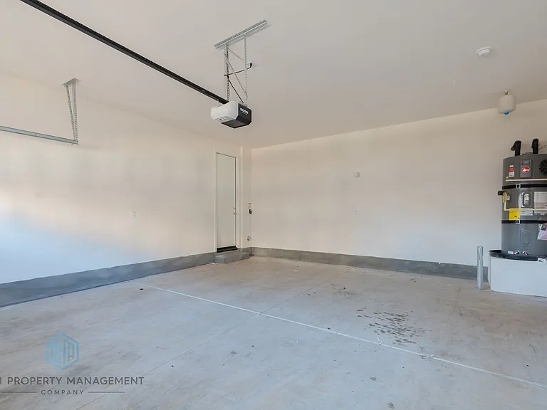 16040 Olivas Ln — Photo 12