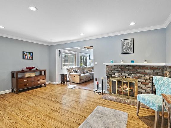 5th image of 1246 Redcliff Dr