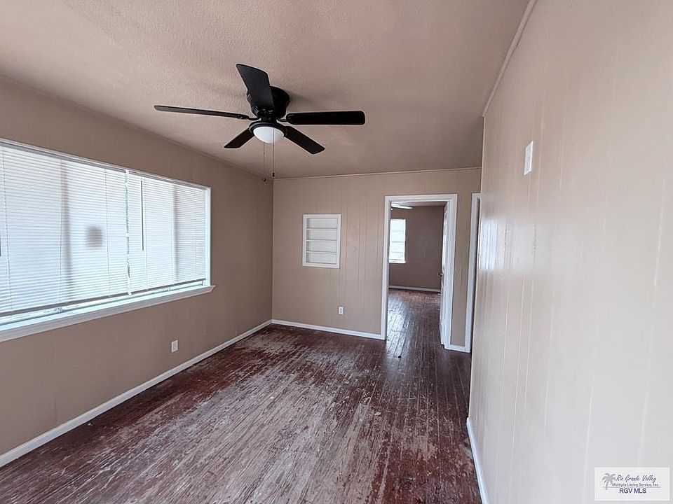 1st image of 17 Midway Dr