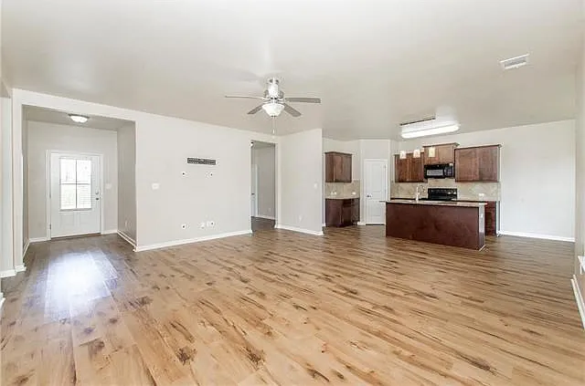 16170 Derry St — Photo 2
