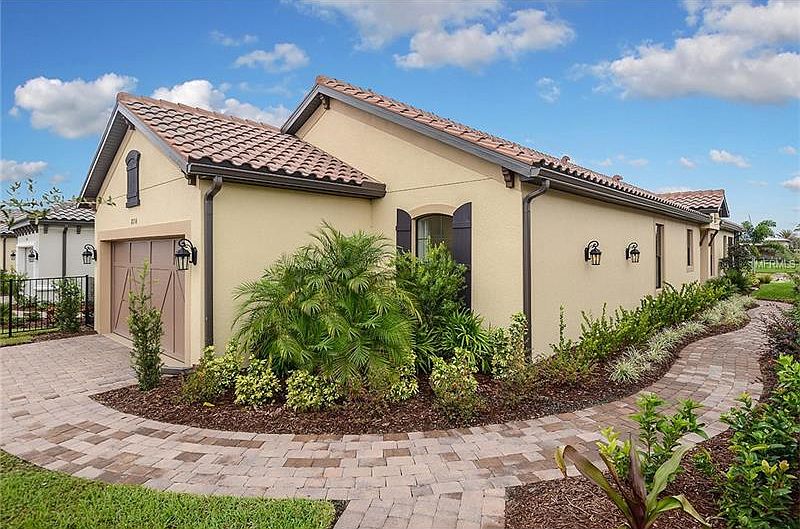 1st image of 5549 Sentiero Dr