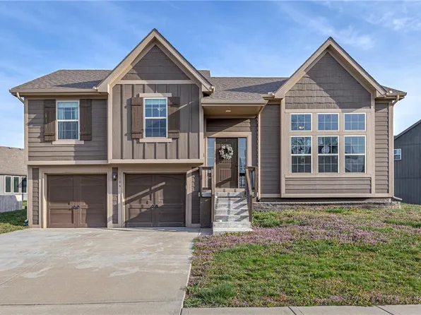 1106 W 9th Ave, Kearney, MO 64060