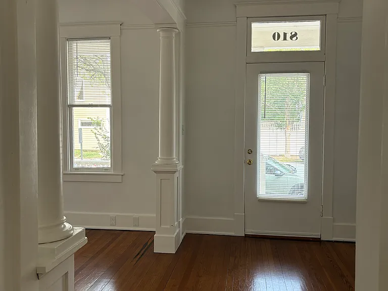 810 Barnard St — Photo 5