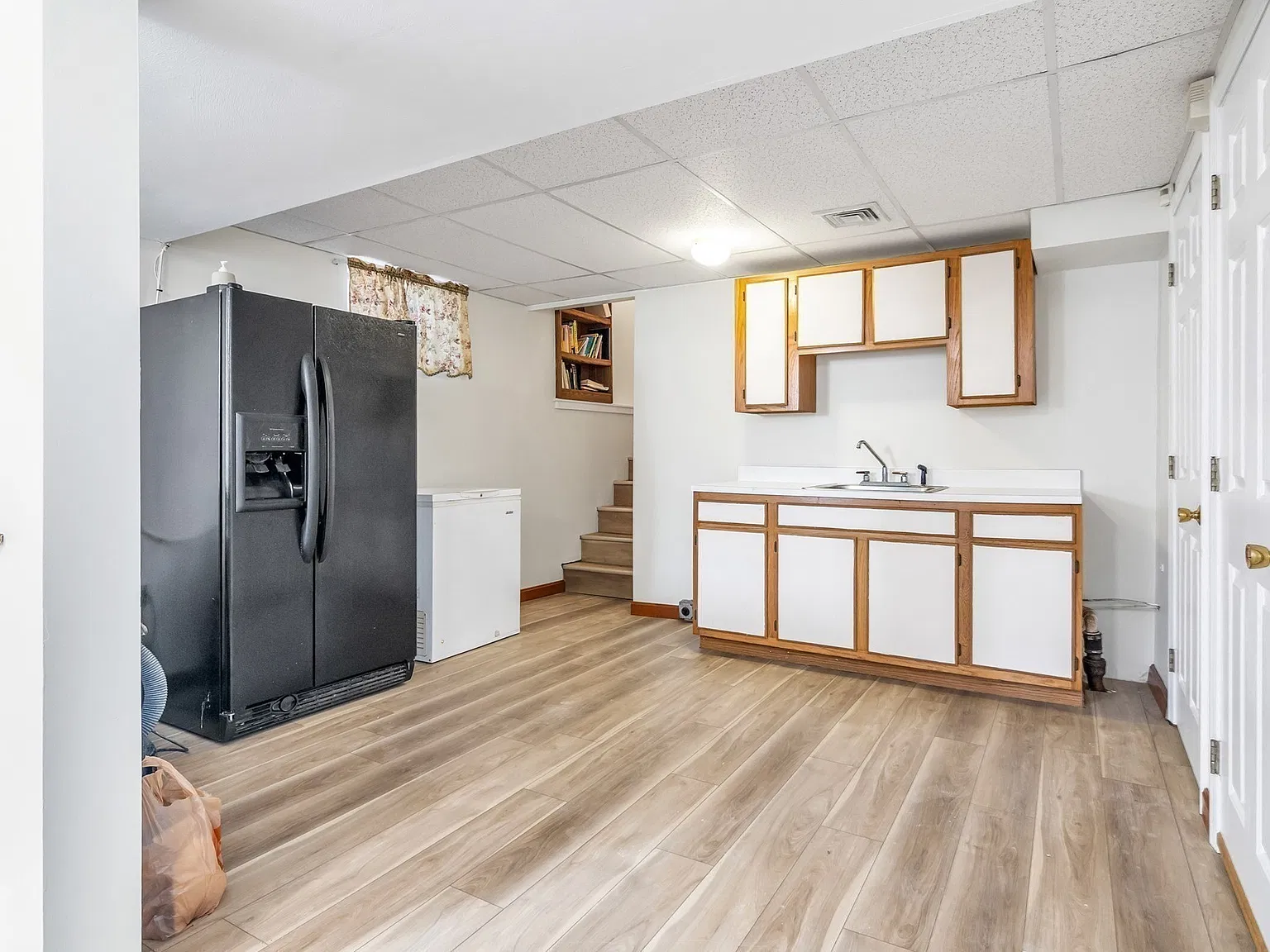 4 bed, 3.0 bath, 2499 sqft, $4,500 — Photo 3