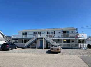 8 Duston Ave APT 3, Hampton, NH 03842