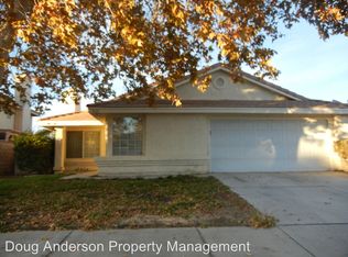 1619 E Kettering St, Lancaster, CA 93535