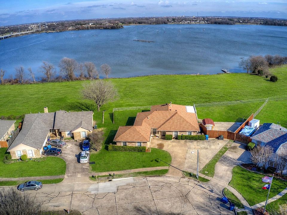1st image of 4804 Edgewater Dr
